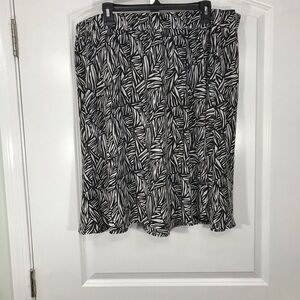 Ryan Wythe Black and White Patterned Women's Skirt Size 3X CB-20